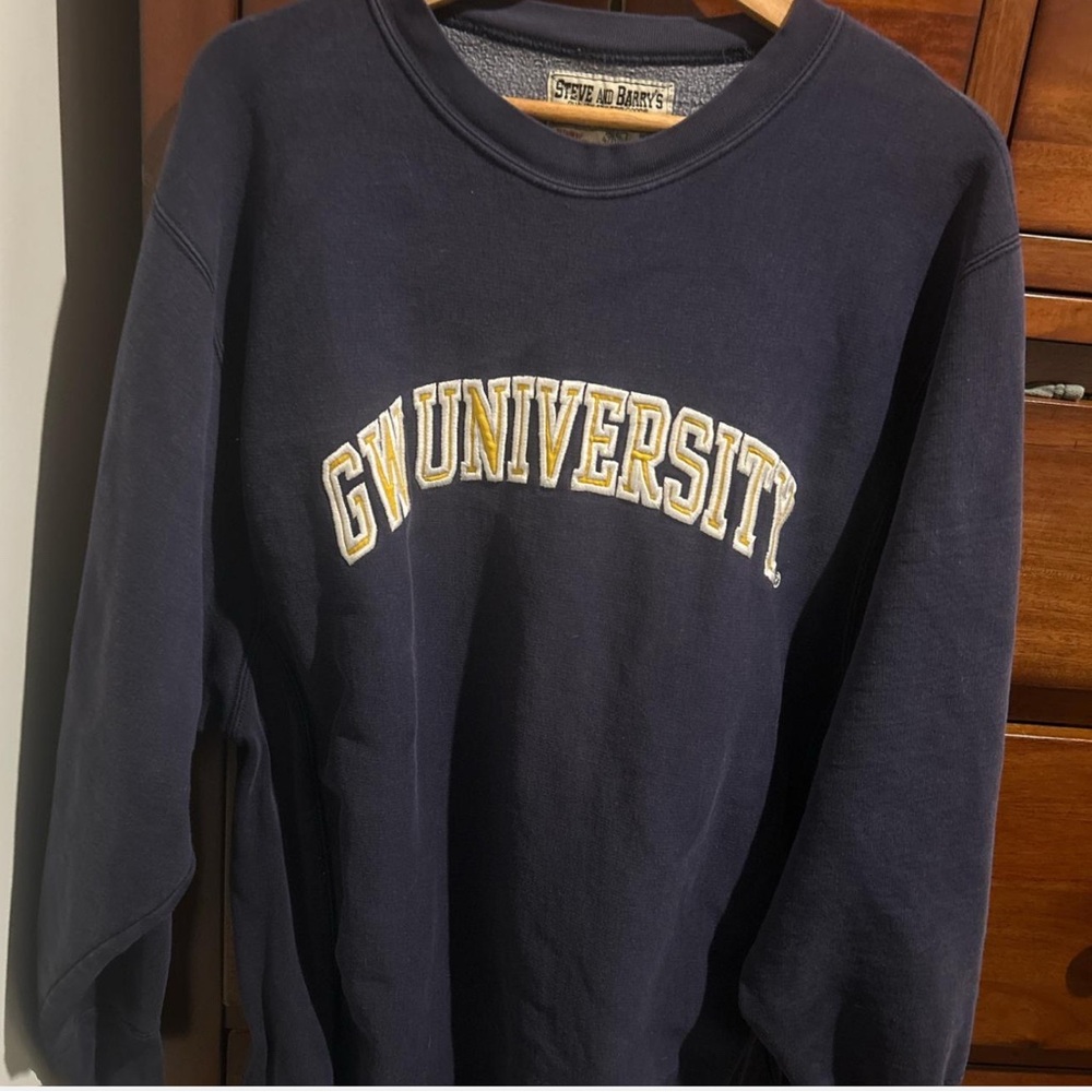 George Washington University Vintage Crewneck Sweatshirt